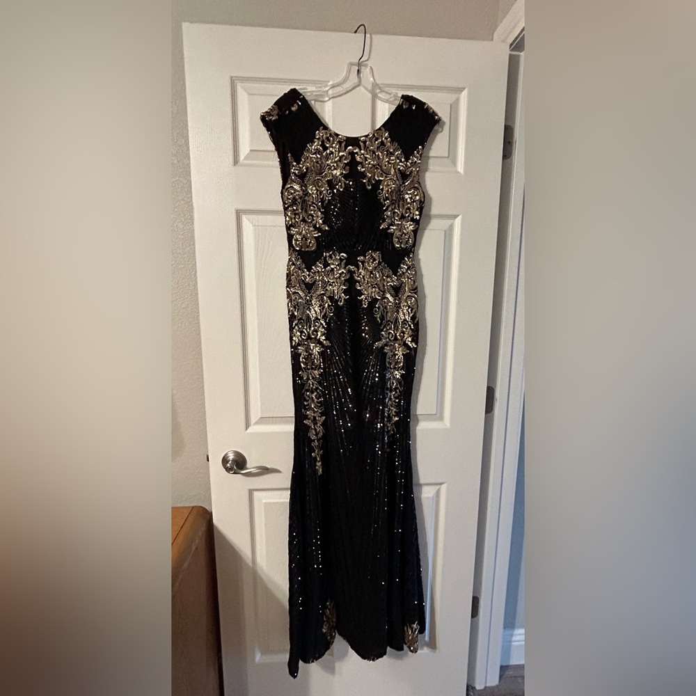 Baltic Born size small gown